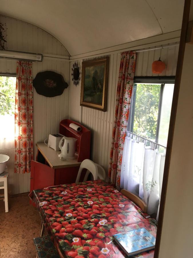 Apartment Bauwagen Fuer 4 Pers.